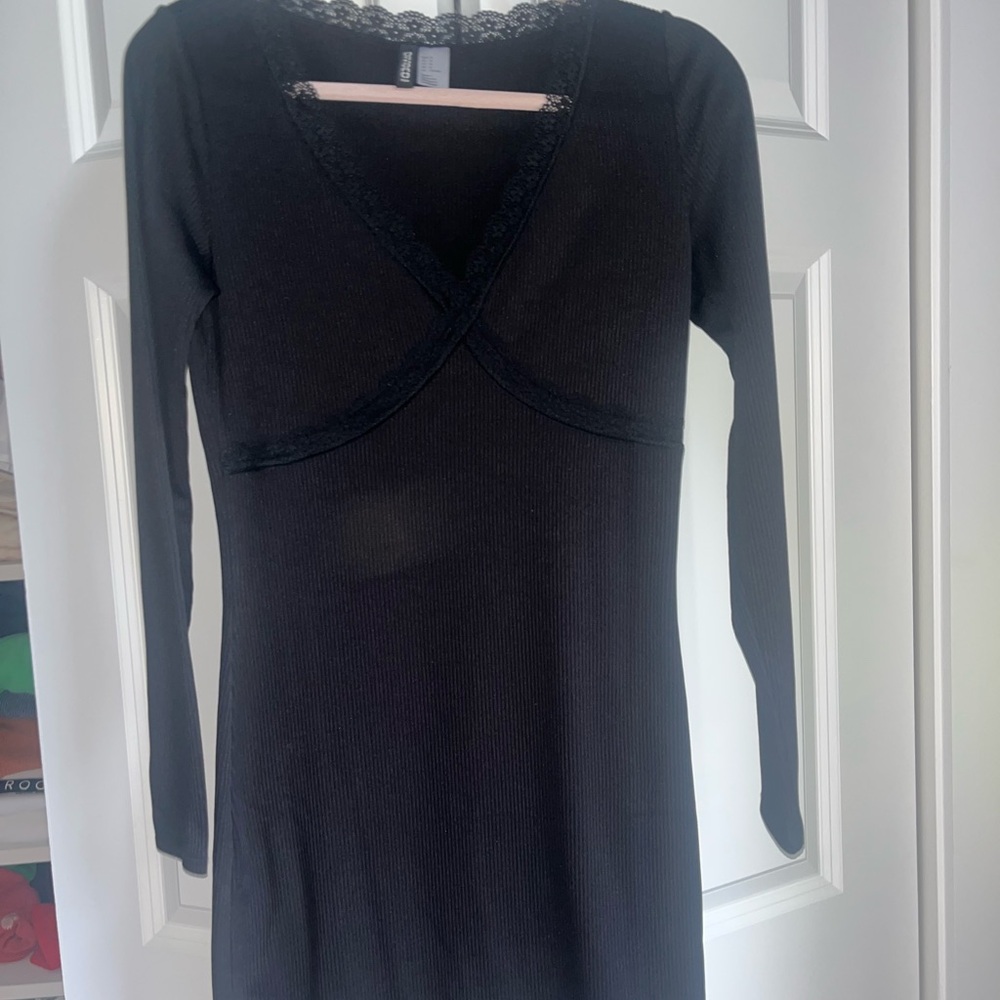 Divided Elegant Black Lace short Dress